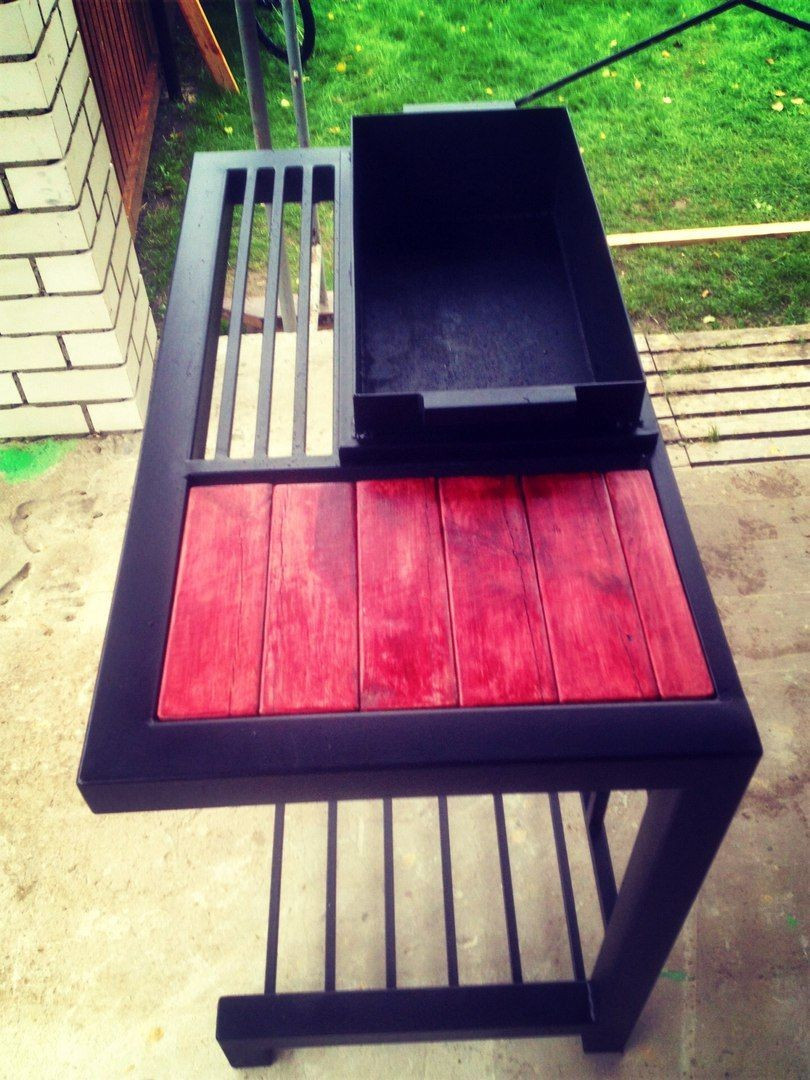 Мангал з професійної труби зі столиком і знімною жаровнею М1 Мангал з професійної труби зі столиком і знімною жаровнею М1